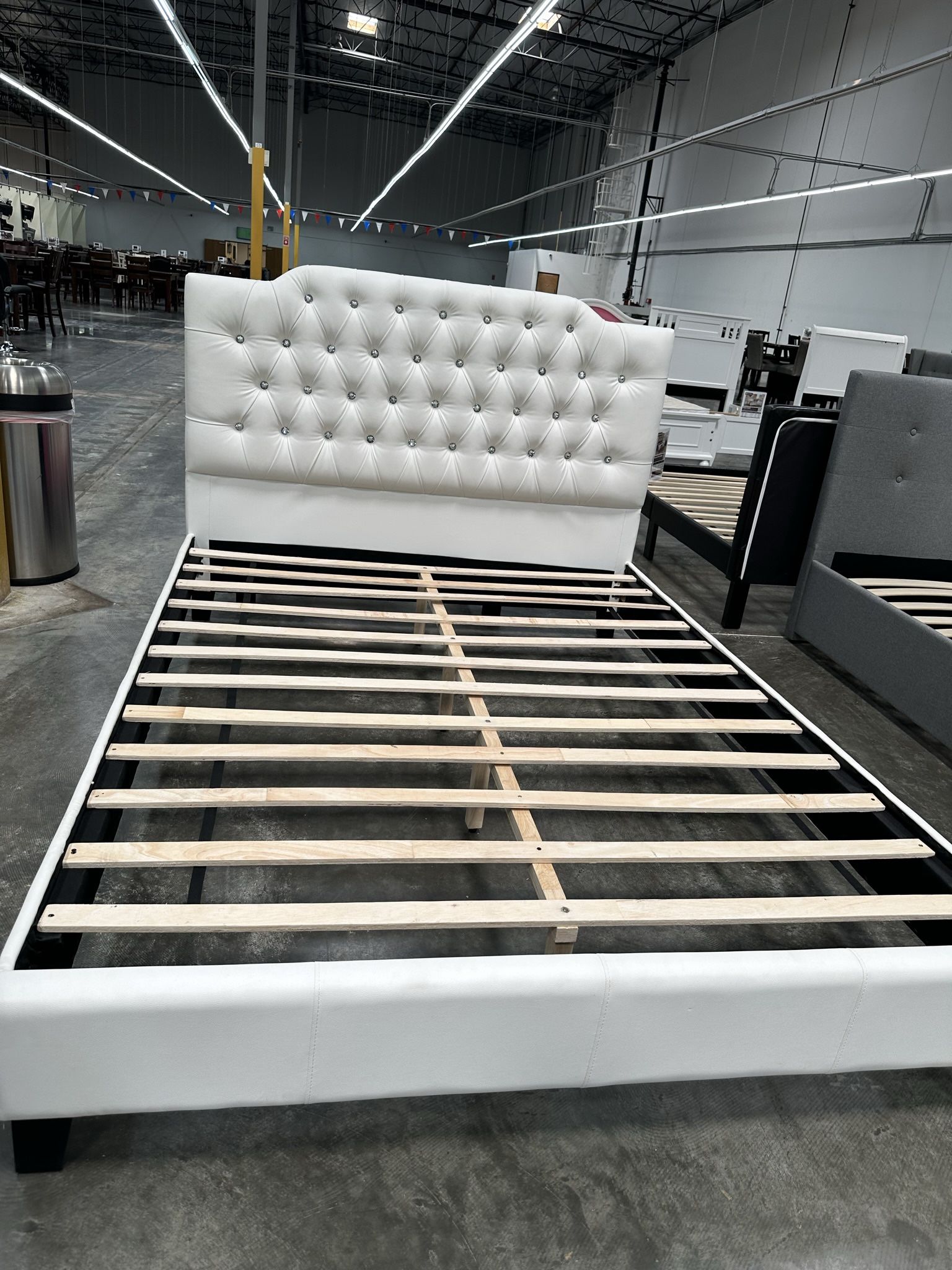 Queen White Crystal Button Bed With Ortho Matres!!