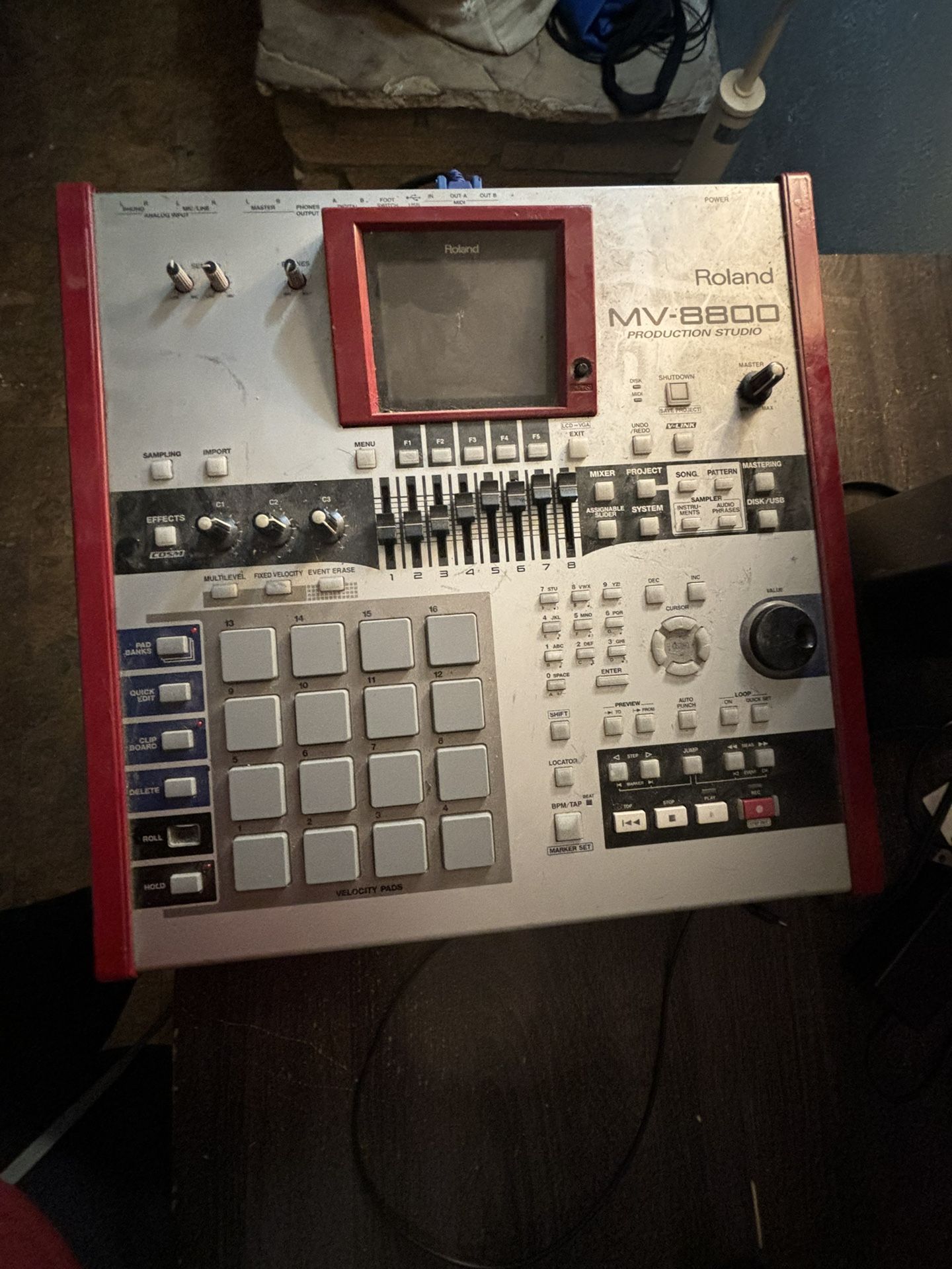Roland MV-8800 Production Studio 128gb