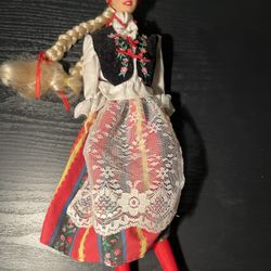 VINTAGE 1966 BARBIE DOLL