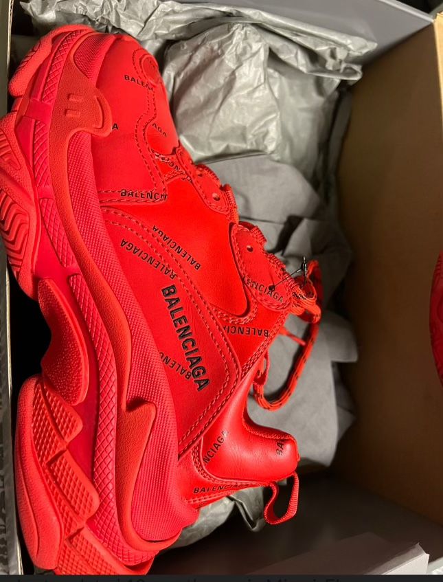 Authentic All Over Logo Balenciaga triple S size 43 