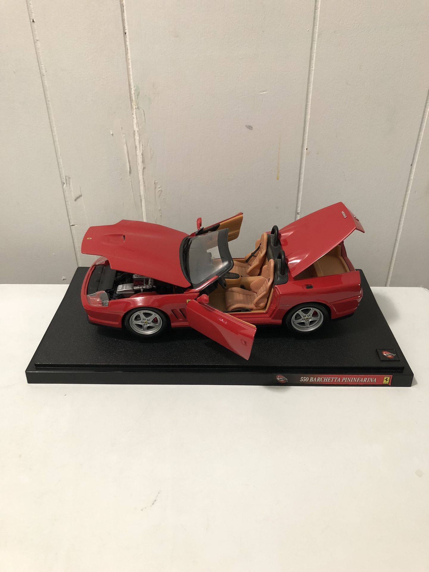 Die Cast Scale 1:24 Ferrari Only Issue Have A Scratch In The Driver Mirror