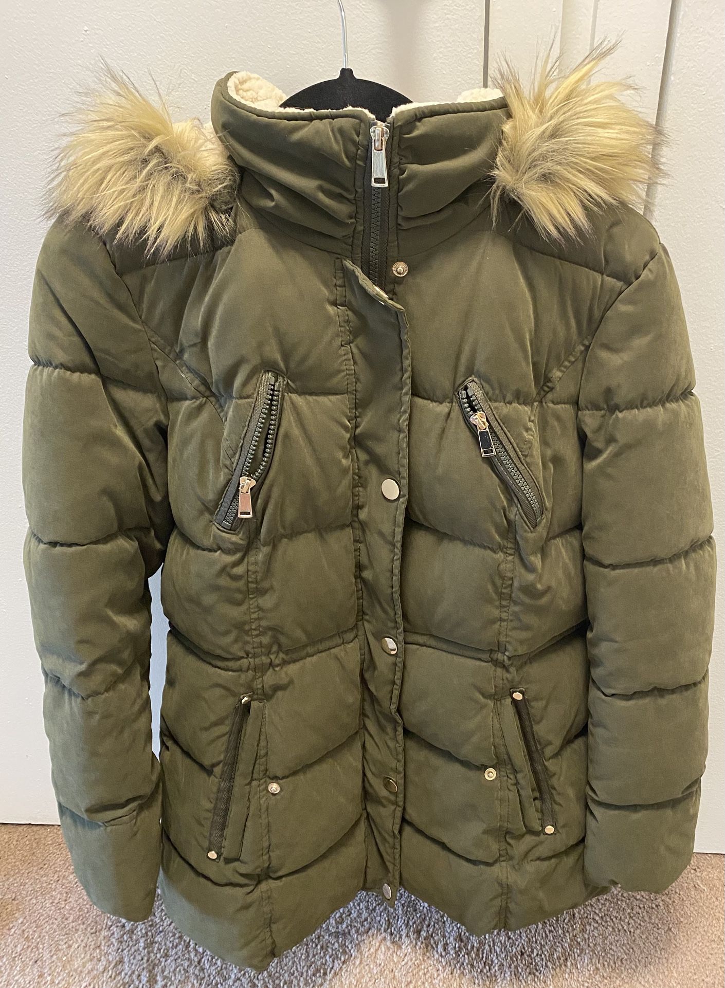 🧥a.n.a. Women’s Down Winter Coat With Faux Fur Hood and Pockets - Med