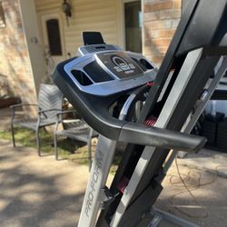 Pro Form 650 Lt Treadmill delivery Available Extra Fee for Sale in