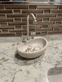 Bathroom Sink Jewelry Basin