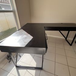 Office Desk , need to sell ASAP , moving 