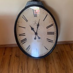 Antique Big  O’clock Works Good