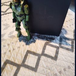 Halo (Master Chief Action Figure 12 Inches And Collectable Halo Book (Hard Cover) 12×12×10