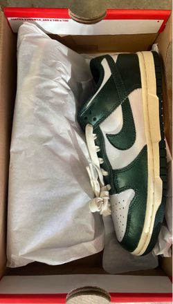 Nike Dunk Low Women White/Pro Green-Coconut Kilk brand NEW