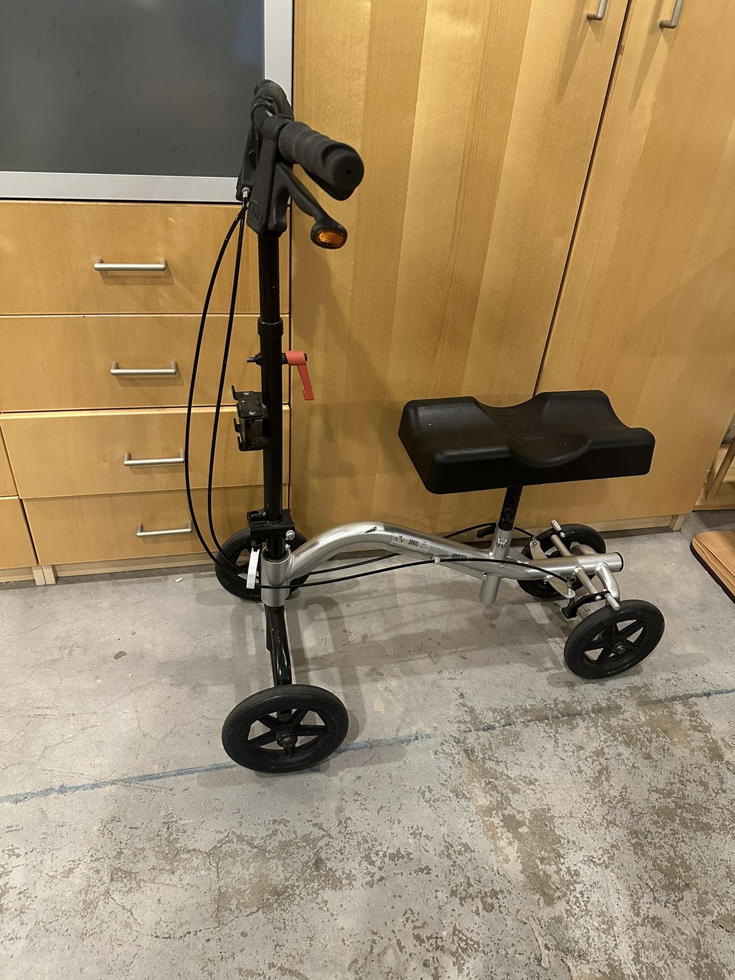 Nova Knee Scooter