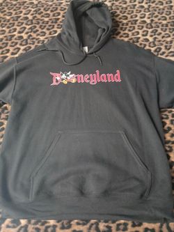 Disneyland Gildan black hoodie (size large)