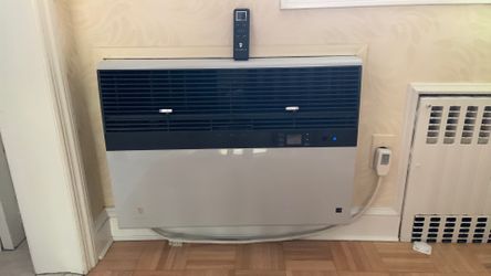 Fried rich Air Conditioner 18,000btu with remote control.