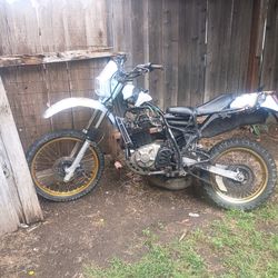 Suzuki DR 650