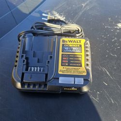 Dewalt 12v/20v Lithium-Ion 4amp Charger 