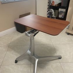 Stand-Up Wood Computer Gia Mobile Sit-Down, Ergonomic Desk