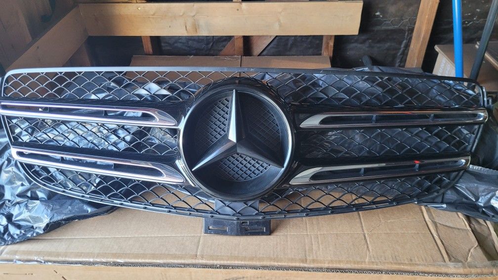 Front Grill For 2017 GLE 350 Mercedes Benz W166 (ORIGINAL)