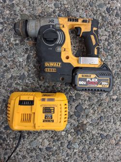 DeWalt DC273 SDS 20volt SDS Roto Rotary Chiping Hammer Drill 6.0 flexvolt Rapid Charger. Pick up fremont sea. No lowball offers please. No trades.