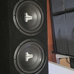 JL audio 2 12s