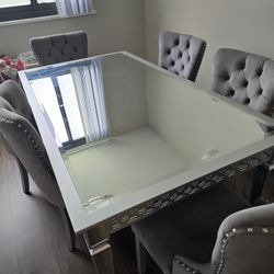 Value City Furniture Dining Set