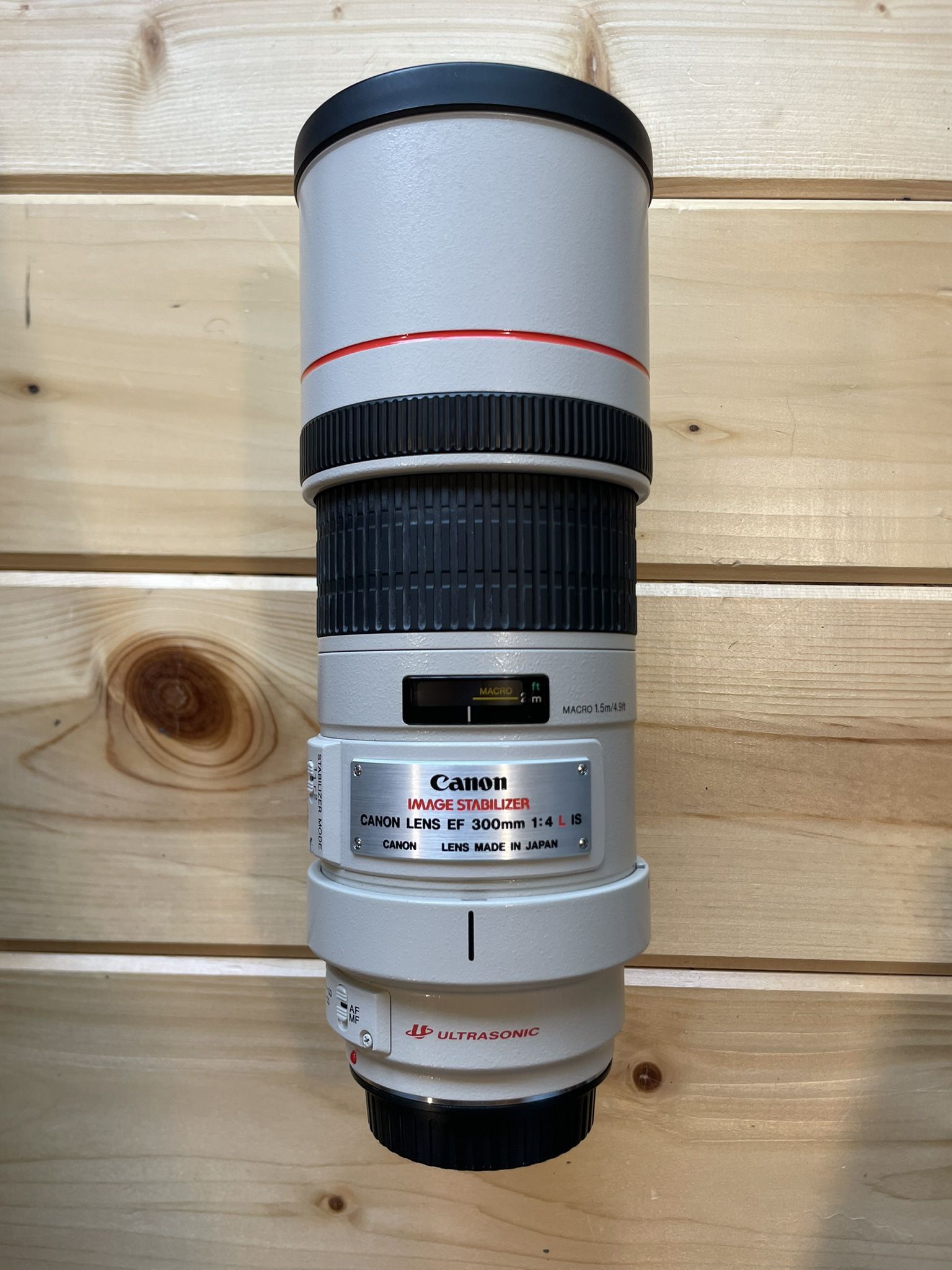 Cannon Lens EF 300mm 1:4 L IS