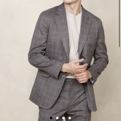 SELL TODAY - $150 Men’s BRAND NEW BANANA REPUBLIC Suits
