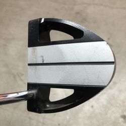A very nice pin/seeker bombshell putter with a very nice new jumbo grip.