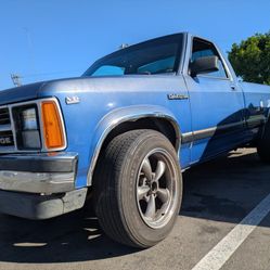 1990 Dodge Dakota