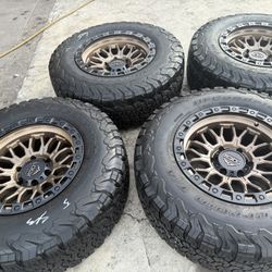 Vendo Rines Nuevos 17x9 De Ancho De 6-139.7 Con Llantas 285/70/R17 Bfgoodrich Instacion Y Balance Gratis Por $980