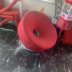 Red Donut Chair (EXCELLENT CONDITION)