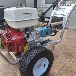 BRAND NEW PRESSURE WASHER POWERED BY HONDA GX390 ENGINE 13HP WITH CAT PUMP 66DX40GG1: 4000 PSI AT 4GPM 