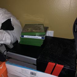 Xbox One  1 Control & Games 250 