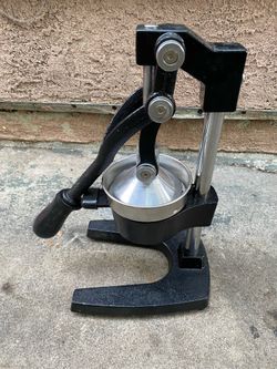 Cast heavy duty squeezer
