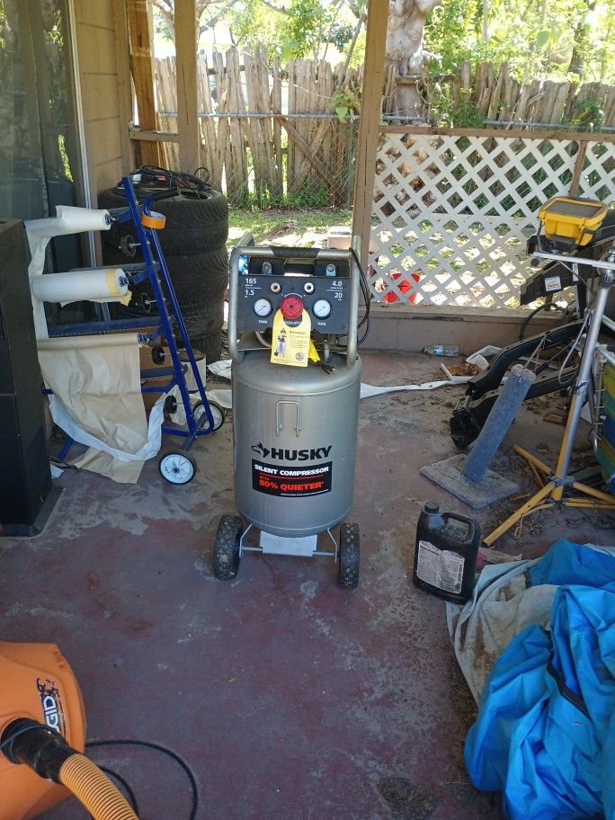 20 Gallon Husky Quiet Air Compressor 