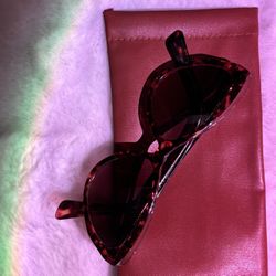 Classic Cat-eye Sun Glasses/ Free Cadê