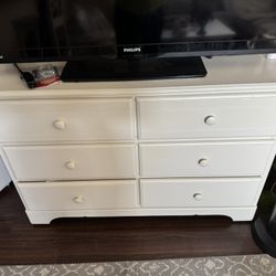 Solid Wood Dresser with Mirror – Gently Used, Great Condition