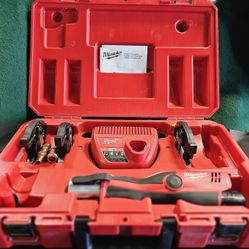 Milwaukee 2473-22 M12 Force Logic Press tool 1/2" - 1",Full Kit,3 Jaws