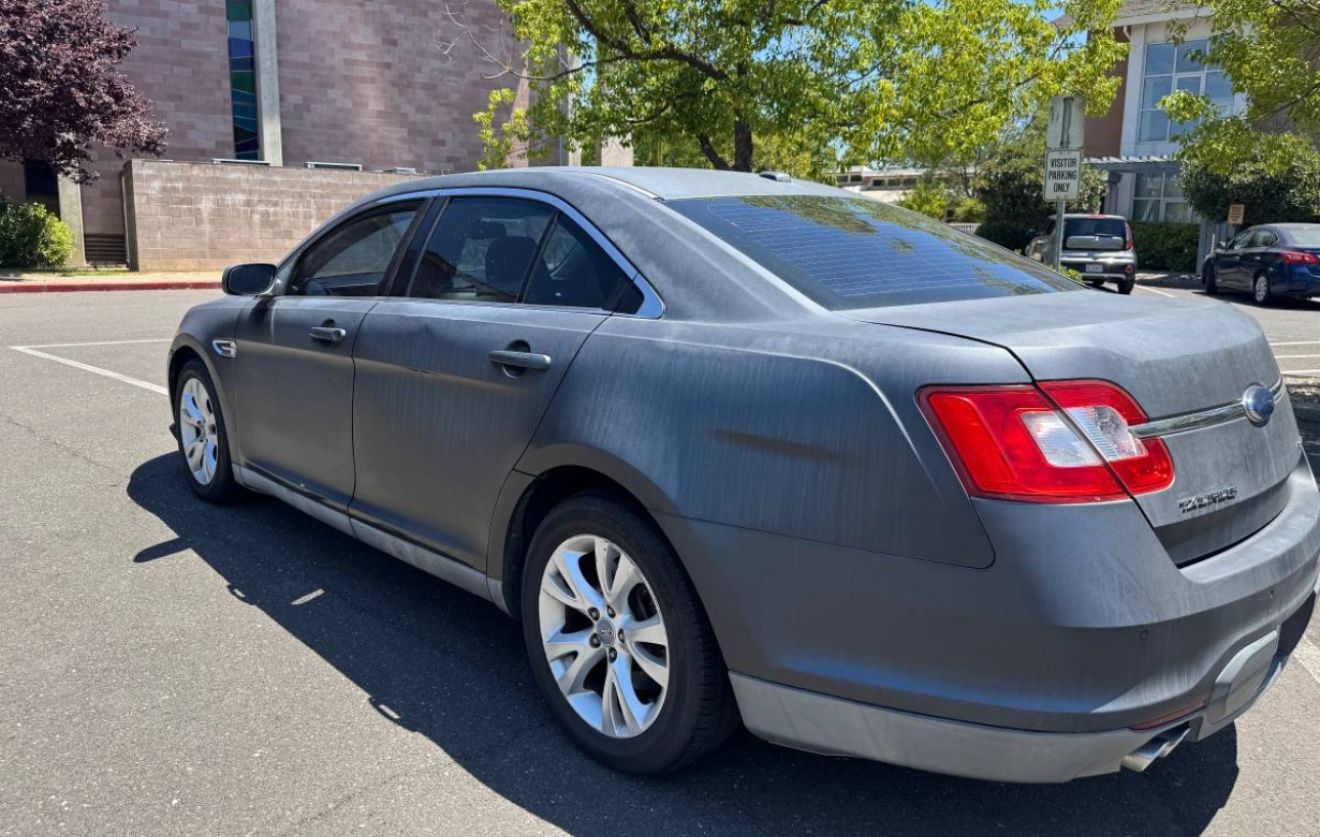 2010 Ford Taurus