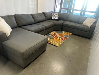 LARGE 4PC GRAY SECTIONAL COUCH W/ FREE DELIVERY