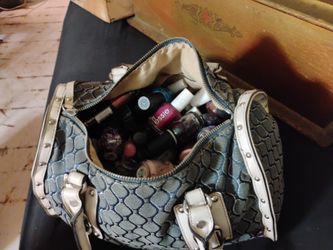 Small Bag Full Of Nail polish, Bag Included!