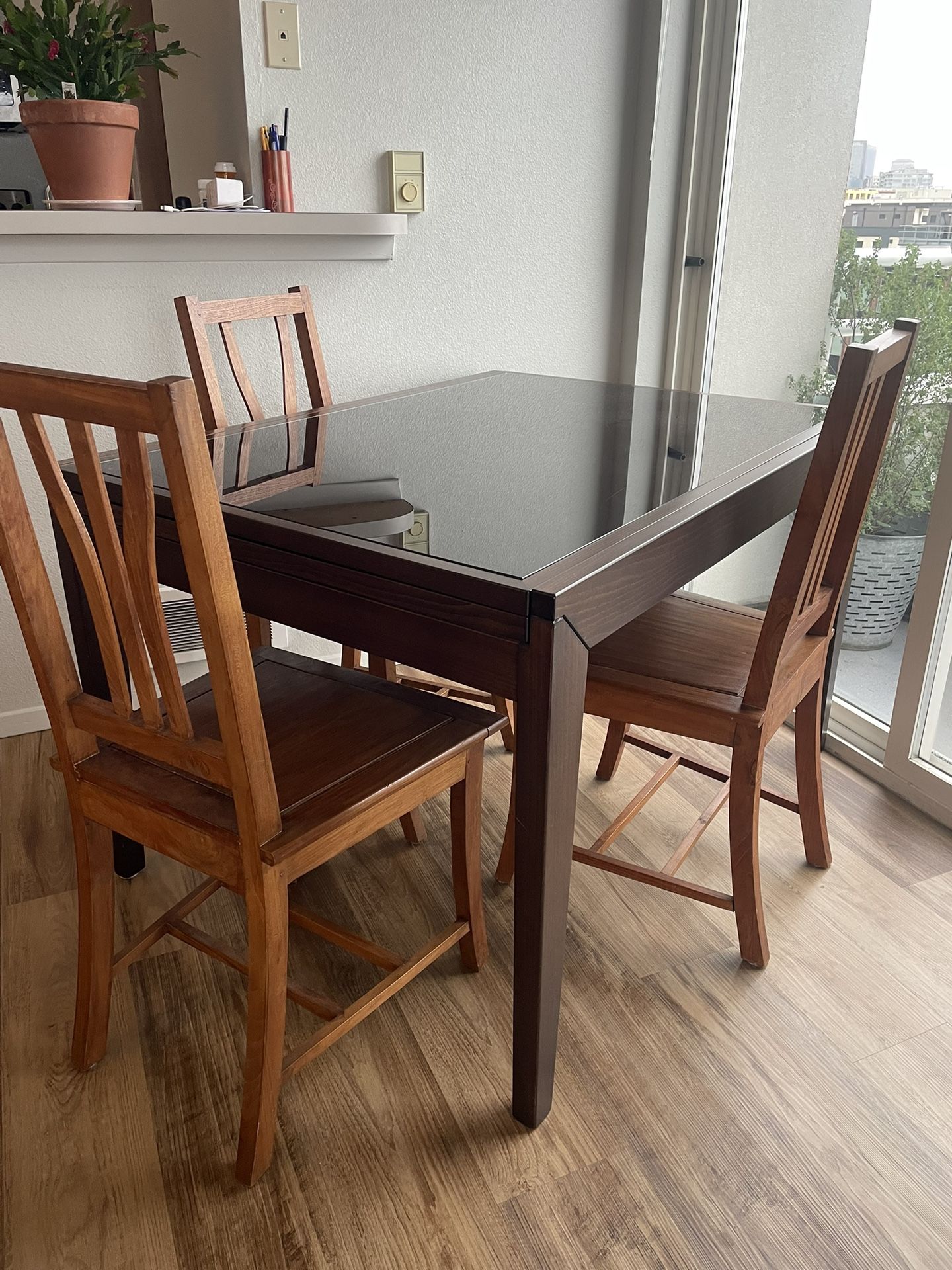FREE Macy’s Expandable Dining Table and chairs