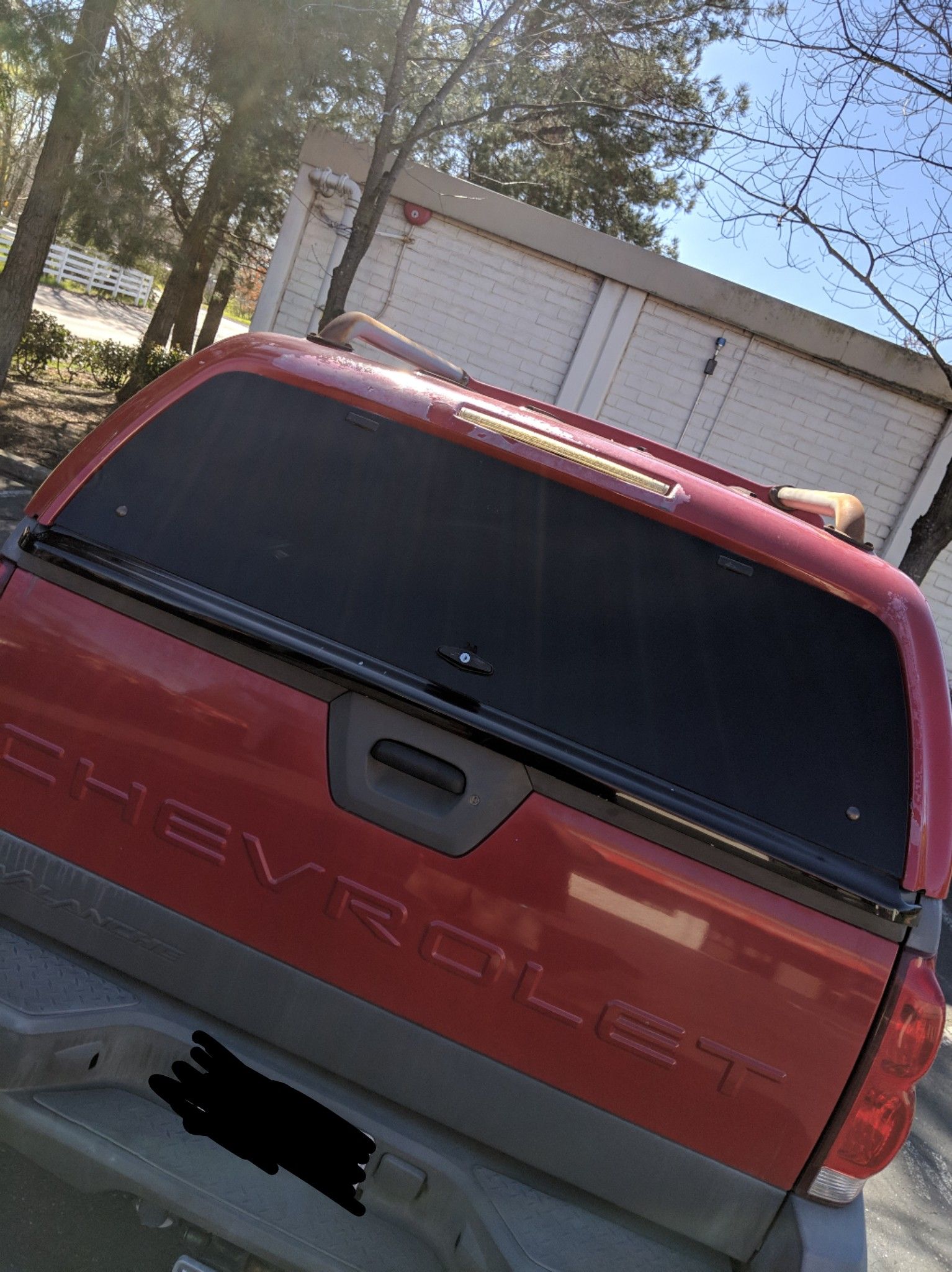 Chevy Avalanche snugtop camper shell