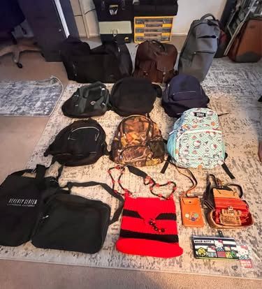 Backpacks/Duffel bags