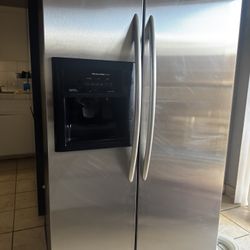 Kitchen aid Fridge 