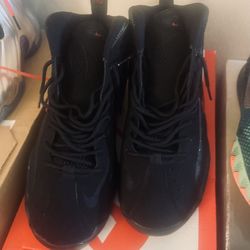 Nike Uptempo basketball shoes 