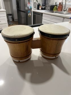 Vintage Set Of Bongo Drums In Good Condition