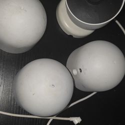 Google Nest Cameras 4(Battery) – Excellent Condition – Includes Charger