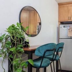 high top table and chairs 