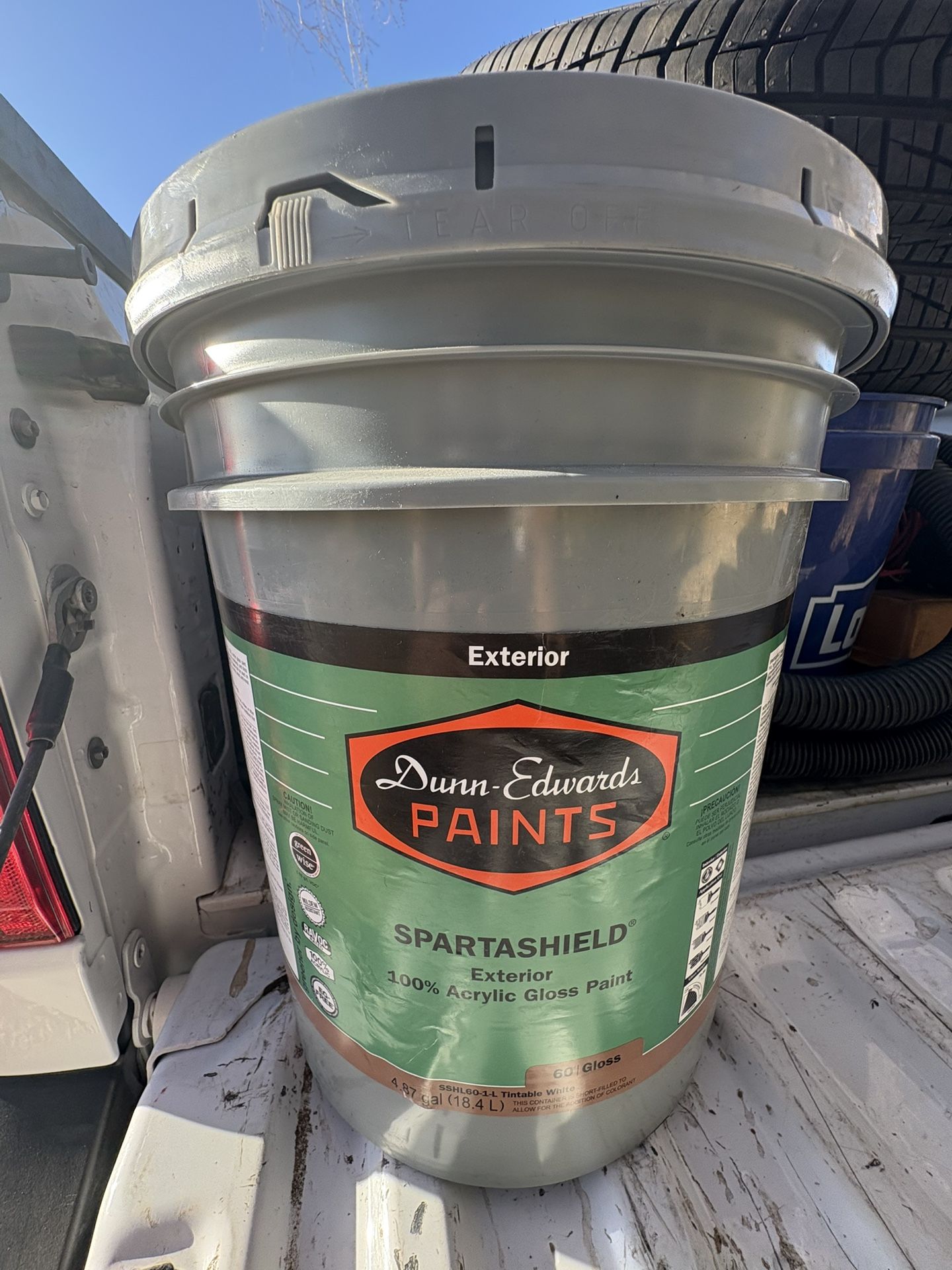 White Paint Dunn-Edwards Spartashield