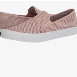 Used Women's Pink Slip-On Shoes Size 9