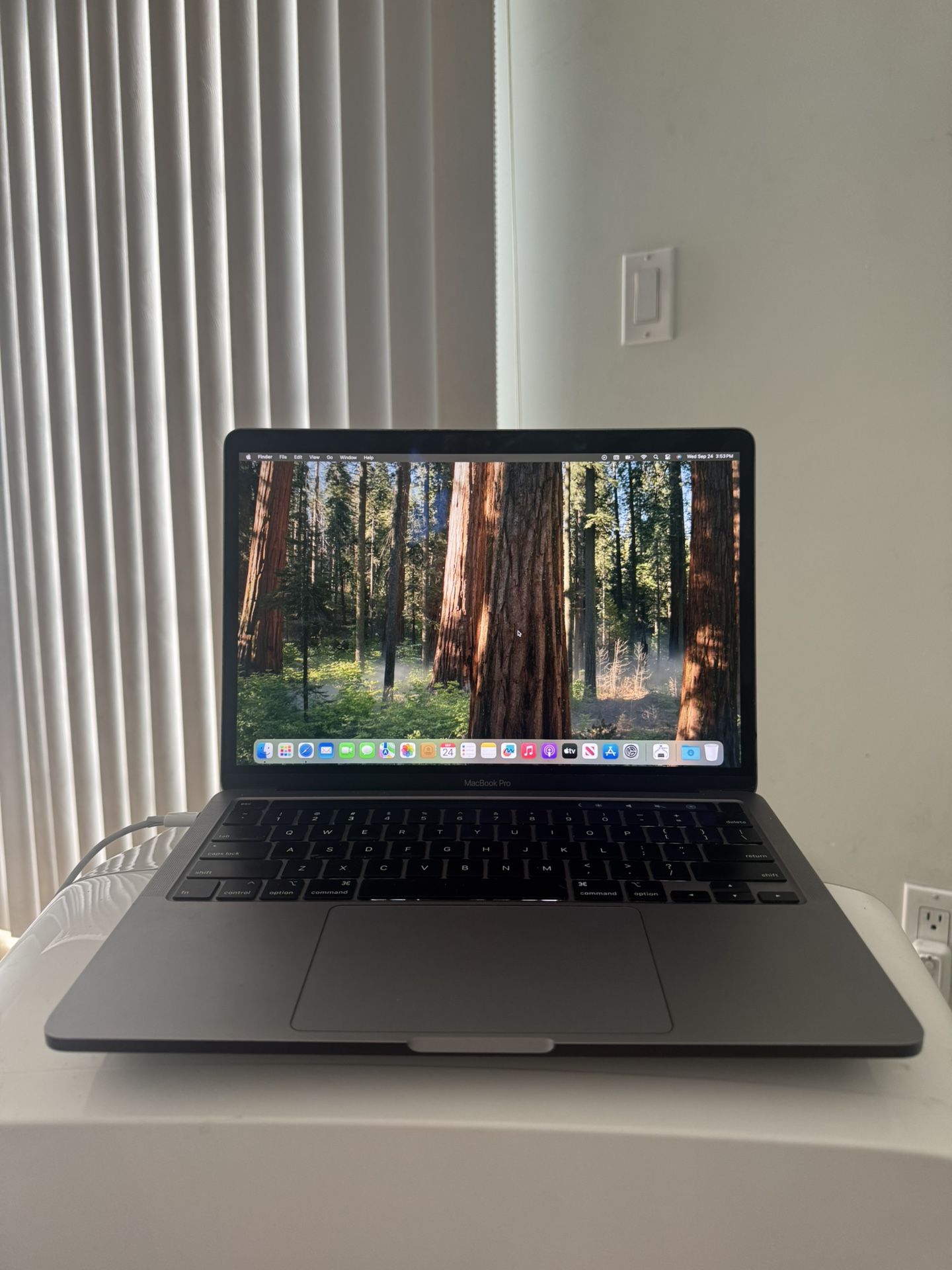 2020 MacBook Pro 2Ghz 16GB 1TB Space Grey