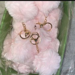 60 Pompom Keychains 